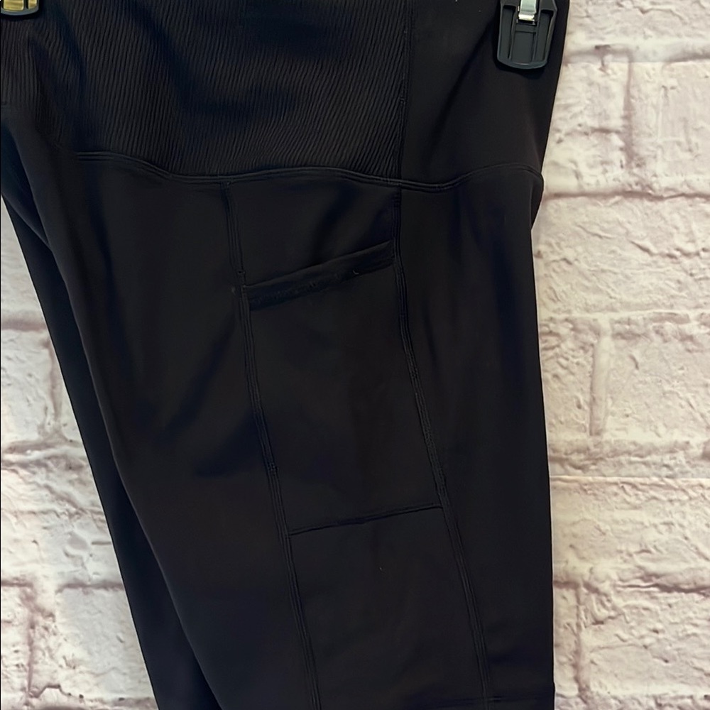 Reebok Black Bike Shorts Moisture-Wicking Athletic Wear - Picture 3 of 5